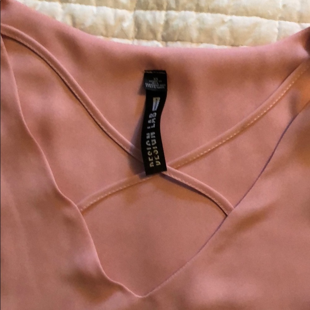 Pink polyester top - Picture 2 of 2